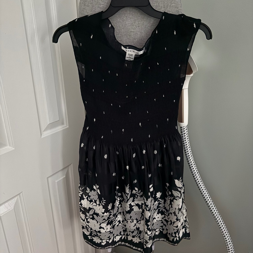 Max Studio Floral Smocked Midi Dress Small Fit Flare Cottagecore Coquette